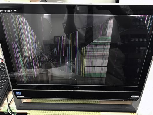 NEC 一体型PC 画面が割れた 液晶パネル交換修理しました。 - パソコン