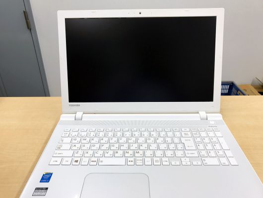 東芝 Dynabook パソコンの画面に何も表示されない 修理しました パソコン修理専門店 ルキテック