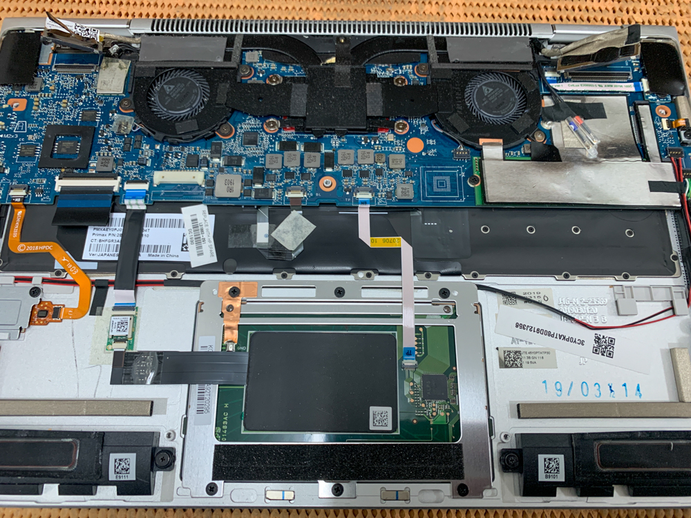 HP EliteBook x360 1030 G3 ヒンジ修理しました。 - パソコン修理専門