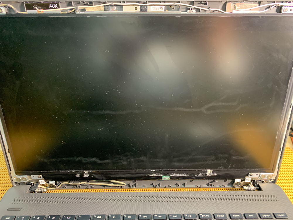 HP 250 G7 画面が割れた 液晶パネル交換修理しました。 - パソコン修理専門店【ルキテック】