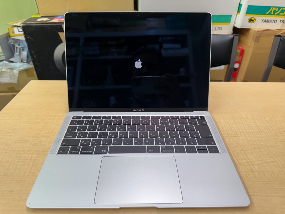 MacBook Air 2019 電源が入らない症状を修理し、起動できるようになった状態