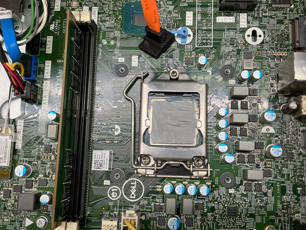 CPUグリス再施工 高性能グリス塗布作業